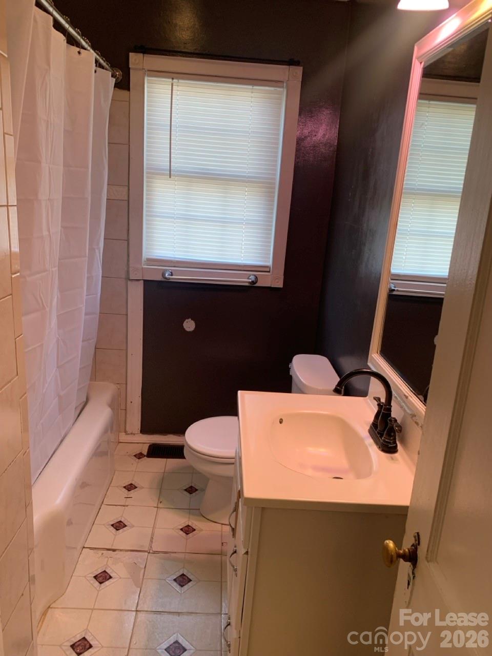 544 N Center Street Statesville NC 28677