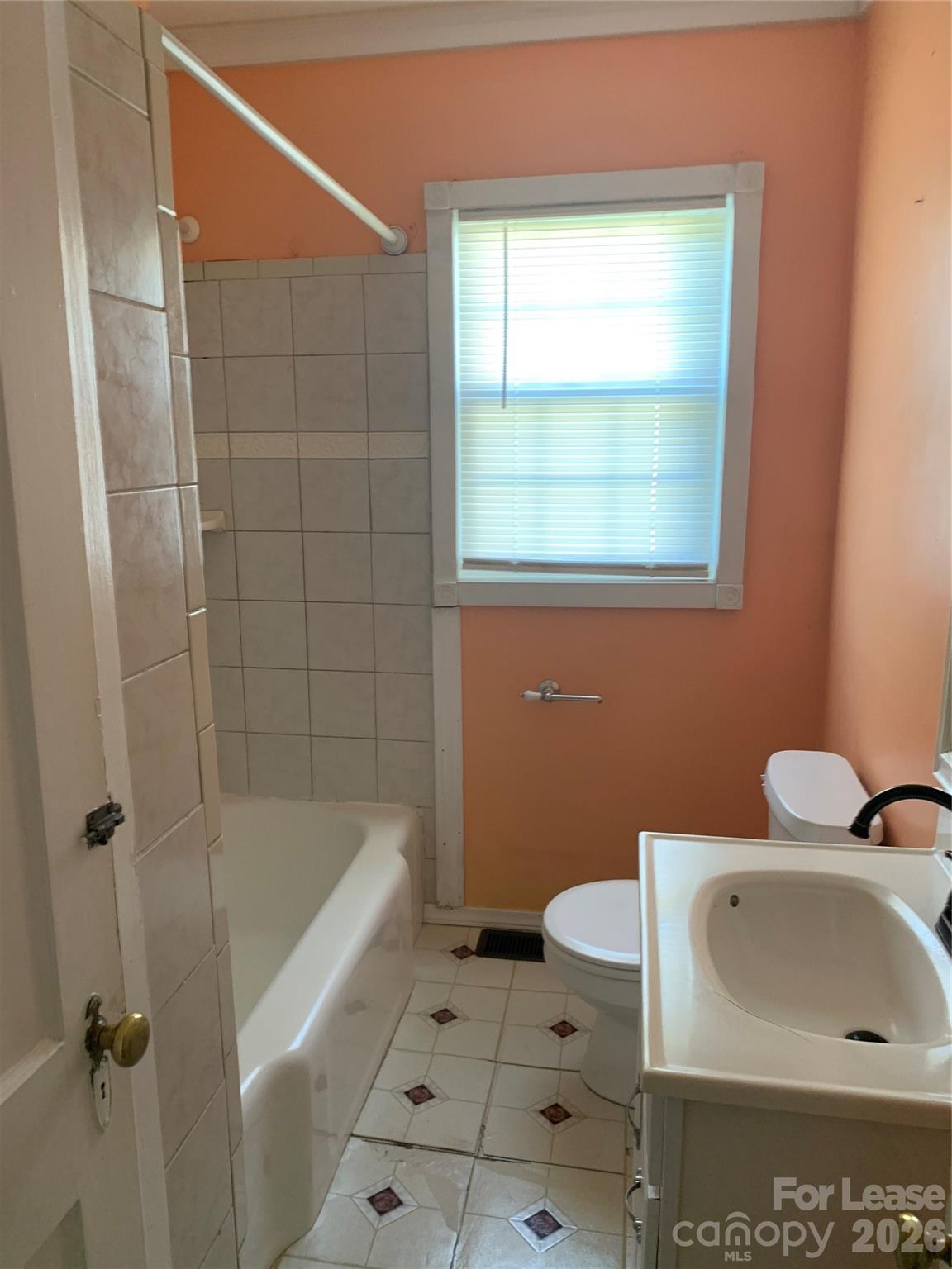 544 N Center Street Statesville NC 28677