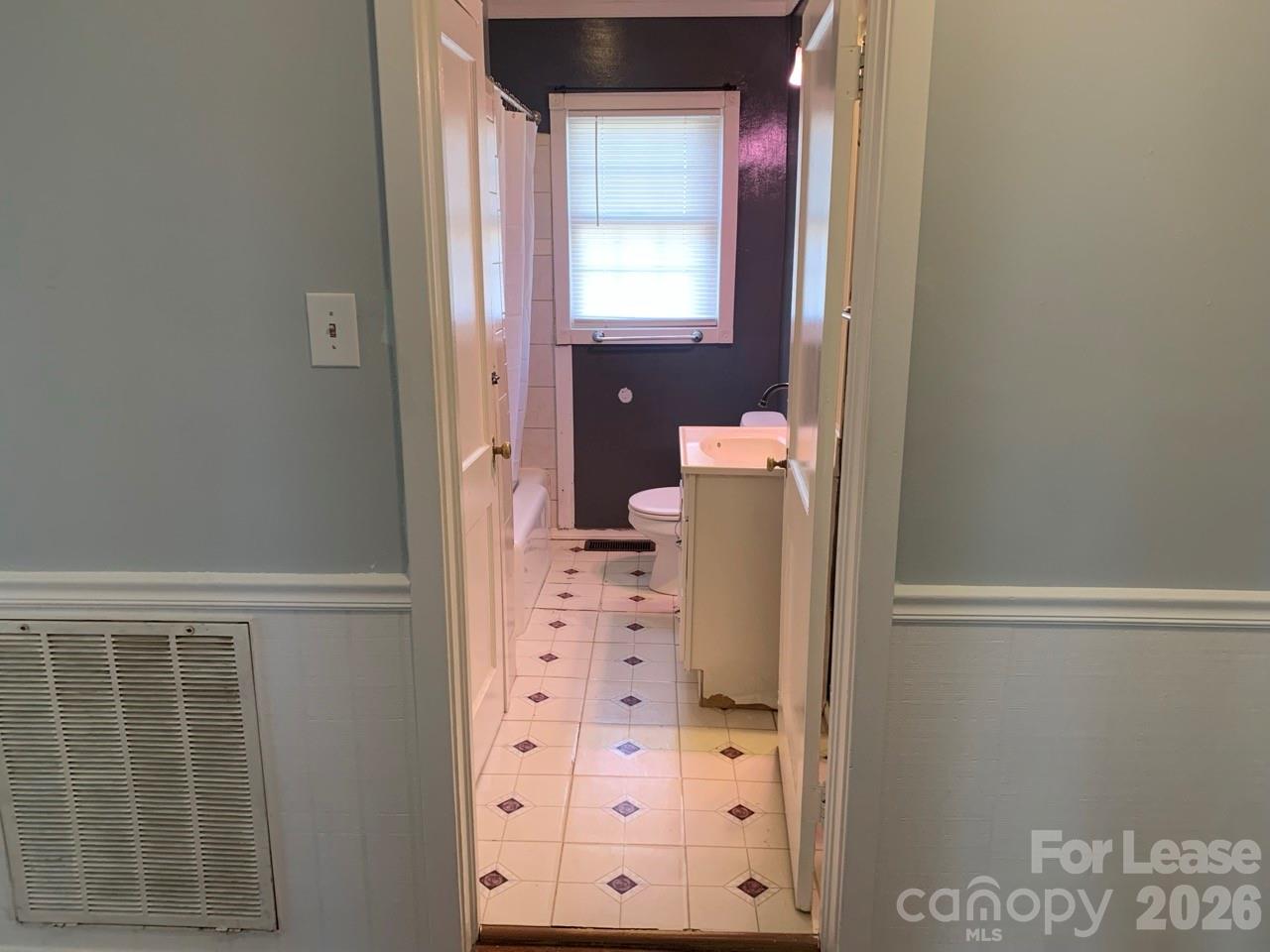 544 N Center Street Statesville NC 28677