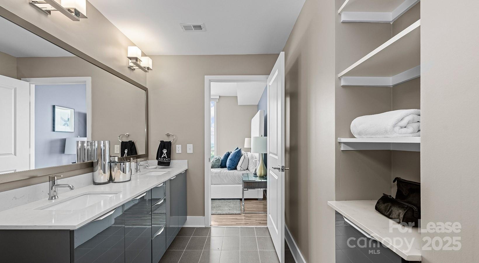 225 S Poplar Street Charlotte NC 28202
