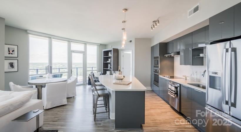 225 S Poplar Street Charlotte NC 28202