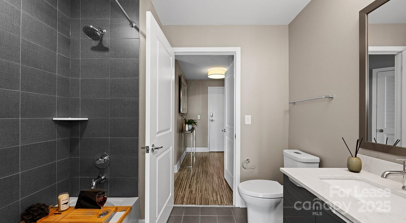 225 S Poplar Street Charlotte NC 28202