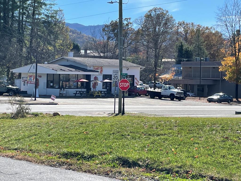 1130 Main Street/oak Street Andrews NC 28901