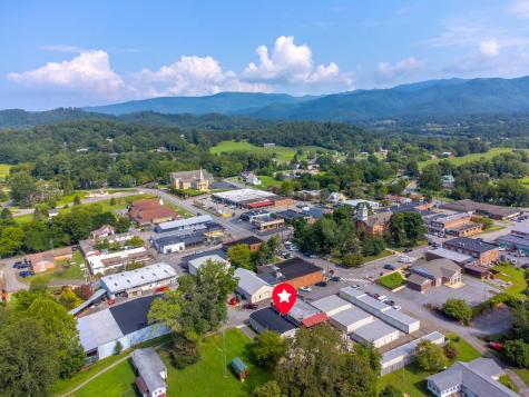 6 Sanderson Street Hayesville NC 28904