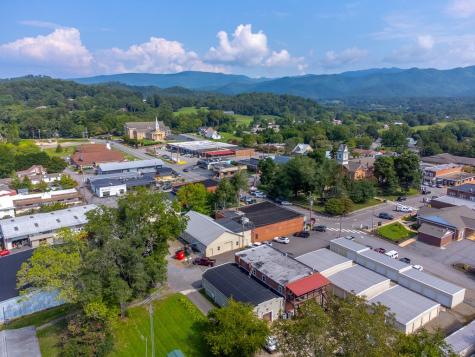 6 Sanderson Street Hayesville NC 28904