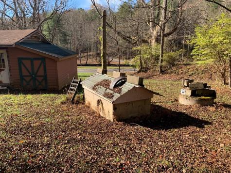 1933B Ford Road Warne NC 28909