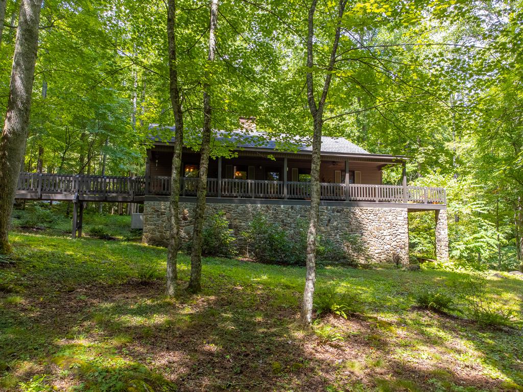 1221 Sam Cove Robbinsville NC 28771