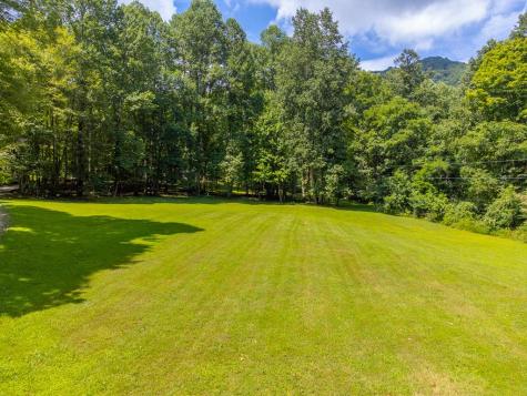 1221 Sam Cove Robbinsville NC 28771