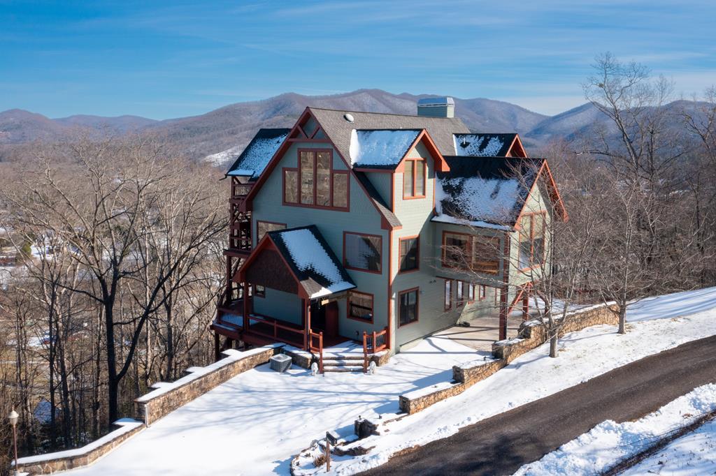 1613 Clark Drive Hiawassee GA 30546