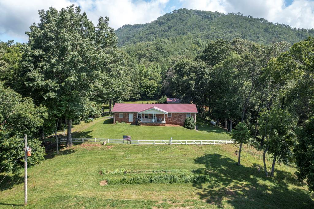 16 Lois Lane Hayesville NC 28904