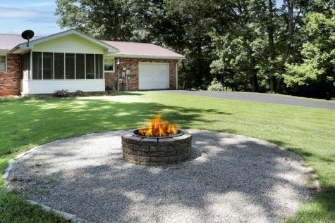 16 Lois Lane Hayesville NC 28904