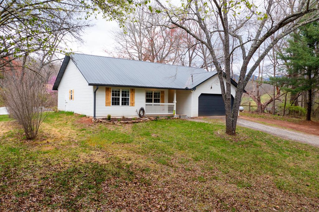 943 Chatuge Lane Hayesville NC 28904