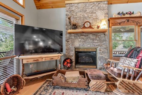 40 Crab Apple Lane Murphy NC 28906