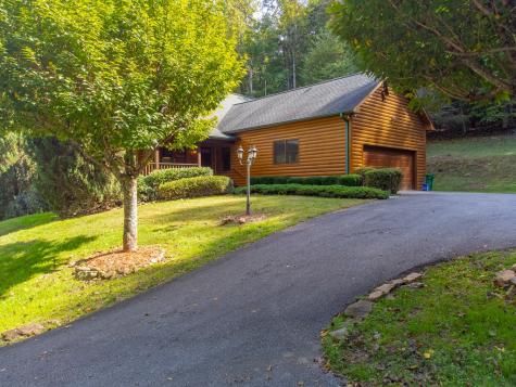 25 Black Oak Hayesville NC 28904