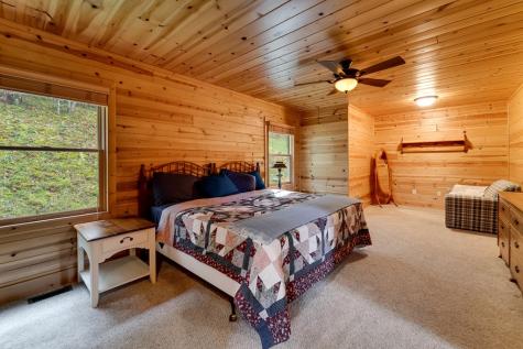 25 Black Oak Hayesville NC 28904