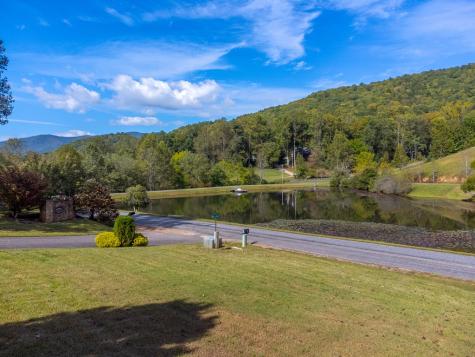 25 Black Oak Hayesville NC 28904