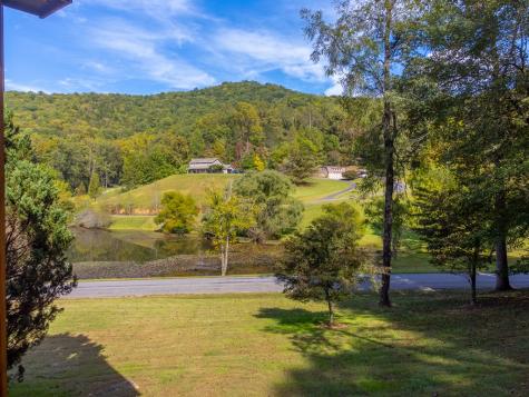 25 Black Oak Hayesville NC 28904