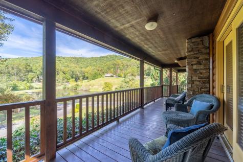 25 Black Oak Hayesville NC 28904