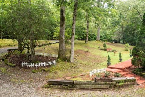 125 Jess Hooper Drive Hayesville NC 28904