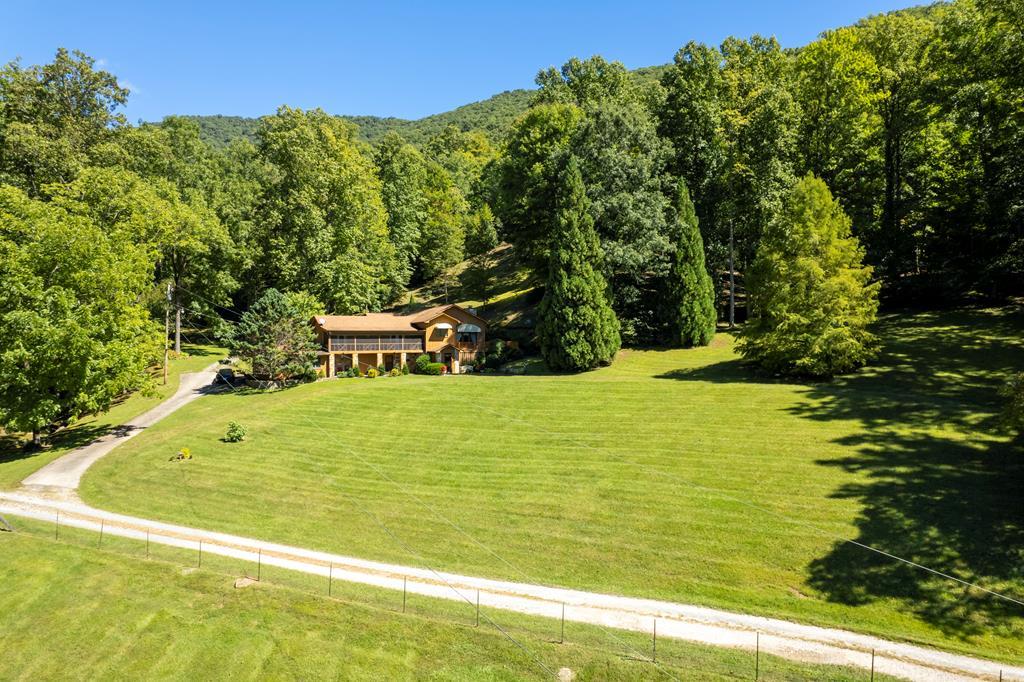 1620 East Buffalo Road Robbinsville NC 28771