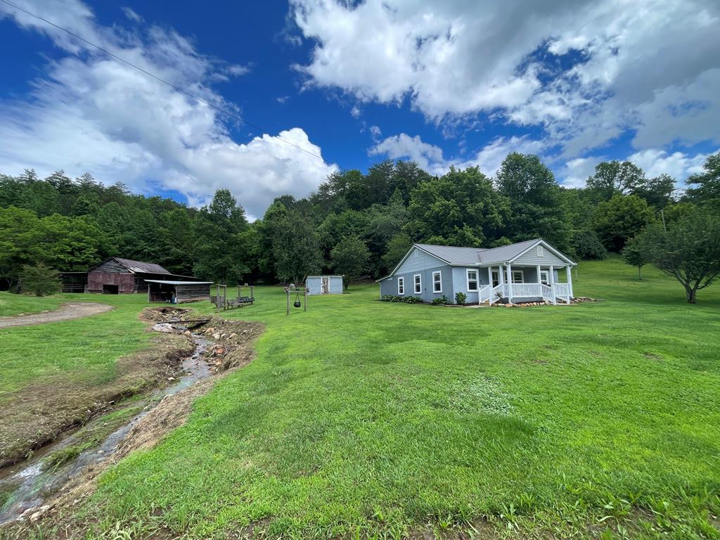 3436 Upper Peachtree Road Murphy NC 28906