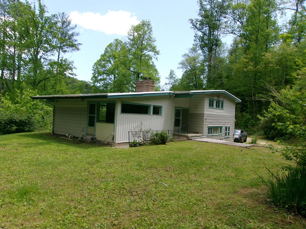 148 Milltown Road Robbinsville NC 28771