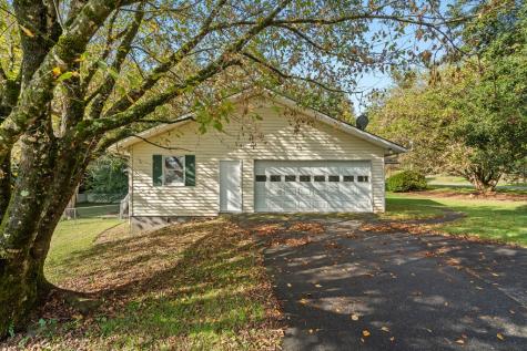 1045 Old Highway 64 W Hayesville NC 28904