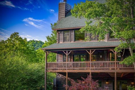 2007 Pine Log Church Road Brasstown NC 28902