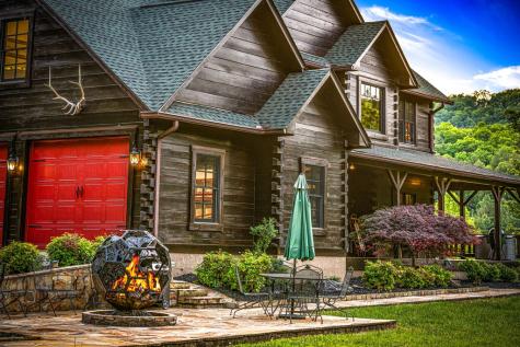 2007 Pine Log Church Road Brasstown NC 28902