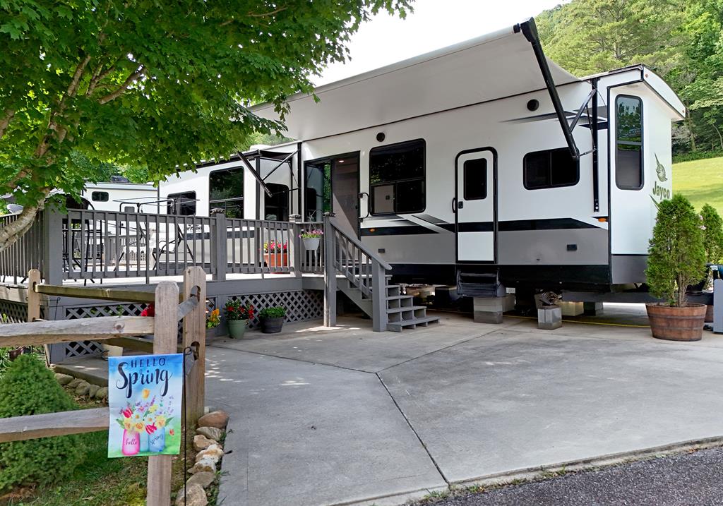 17 Lauren Drive Blairsville GA 30512