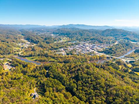 33 Hundred Acre Woods Murphy NC 28906