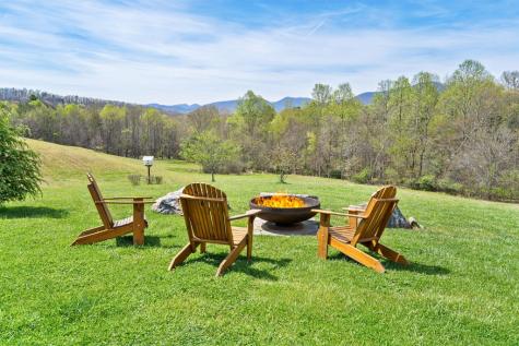 69 Lyndhurst Lane Young Harris GA 30582