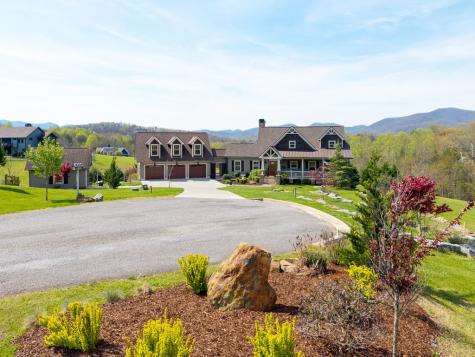 69 Lyndhurst Lane Young Harris GA 30582