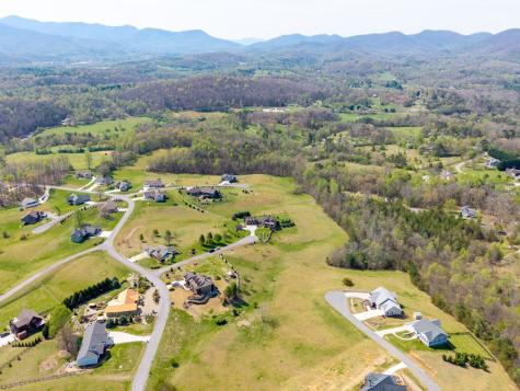 69 Lyndhurst Lane Young Harris GA 30582