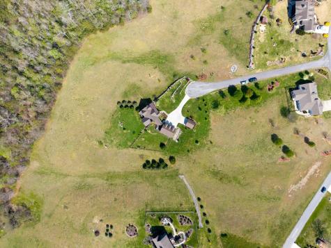 69 Lyndhurst Lane Young Harris GA 30582