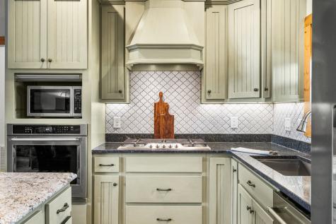 69 Lyndhurst Lane Young Harris GA 30582