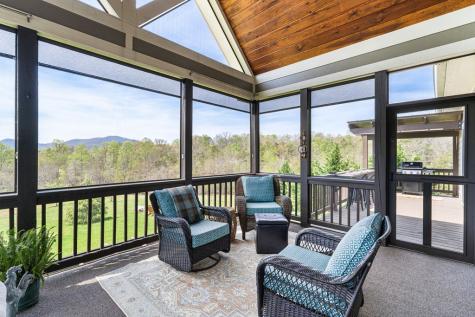 69 Lyndhurst Lane Young Harris GA 30582