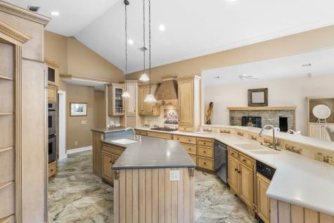 1370 Heathers Cove Circle Hiawassee GA 30546