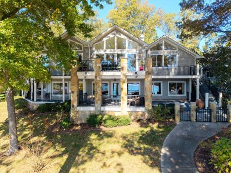 1370 Heathers Cove Circle Hiawassee GA 30546