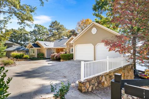 1370 Heathers Cove Circle Hiawassee GA 30546