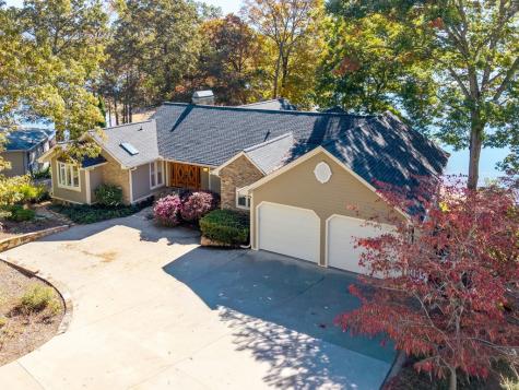 1370 Heathers Cove Circle Hiawassee GA 30546