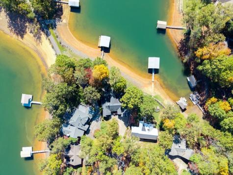 1370 Heathers Cove Circle Hiawassee GA 30546