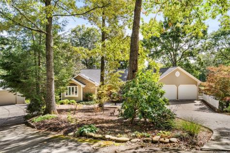 1370 Heathers Cove Circle Hiawassee GA 30546