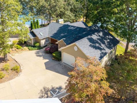 1370 Heathers Cove Circle Hiawassee GA 30546
