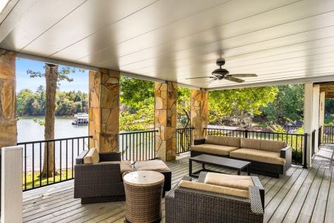 1370 Heathers Cove Circle Hiawassee GA 30546