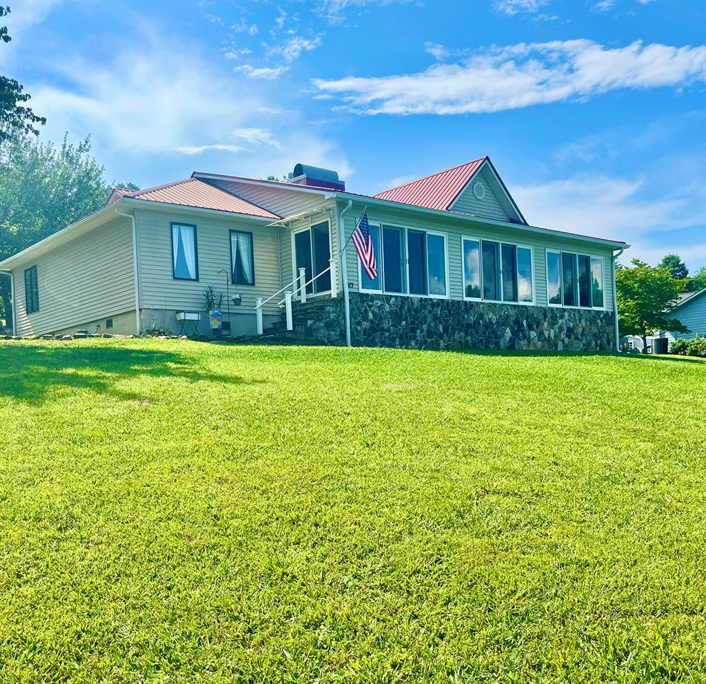 1613 Cedar Cliff Road Hiawassee GA 30546