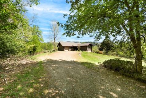 68 Countryside Lane Hayesville NC 28904
