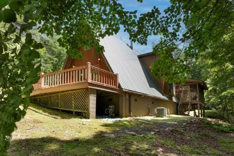 263 Wells Road Brasstown NC 28902