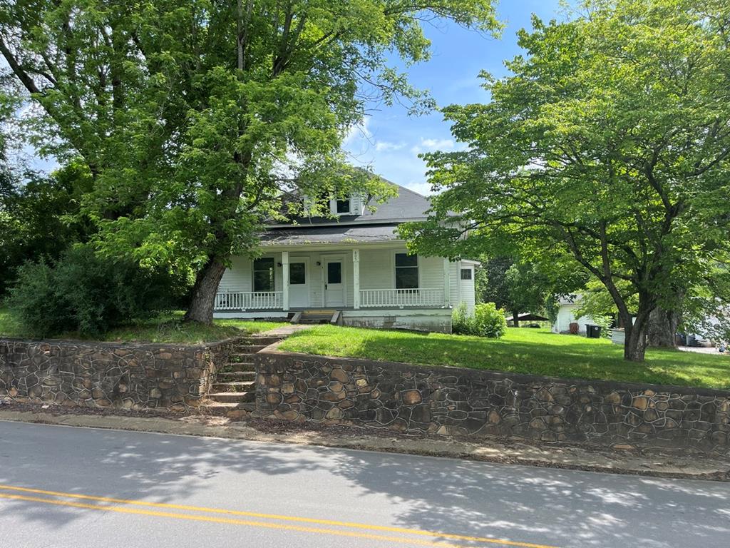 805 Hiwassee Street Murphy NC 28906
