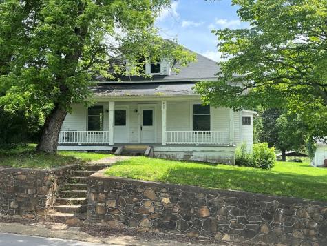 805 Hiwassee Street Murphy NC 28906